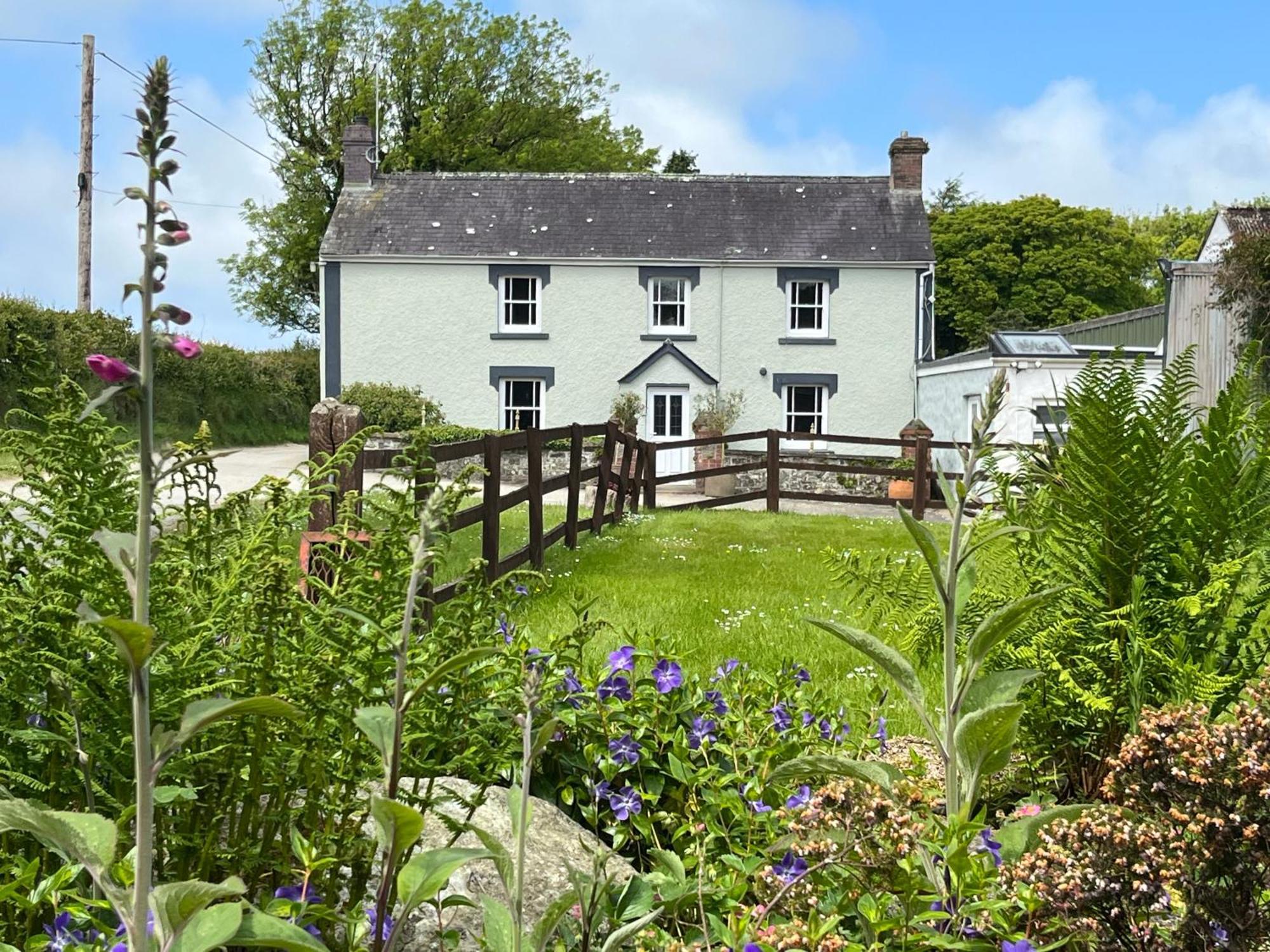 The Farmhouse Newport  Exteriör bild