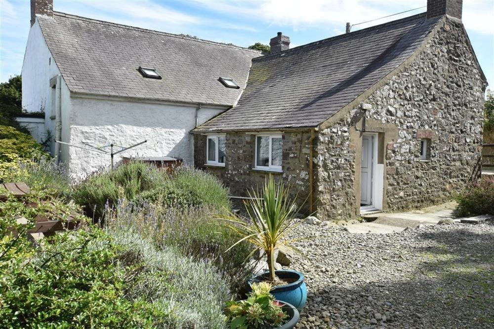 The Farmhouse Newport  Exteriör bild
